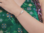 Load and play video in Gallery viewer, 9K Gold Ottilie Bangle
